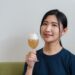 美肌のための乾杯！お酒の美容効果とその真実